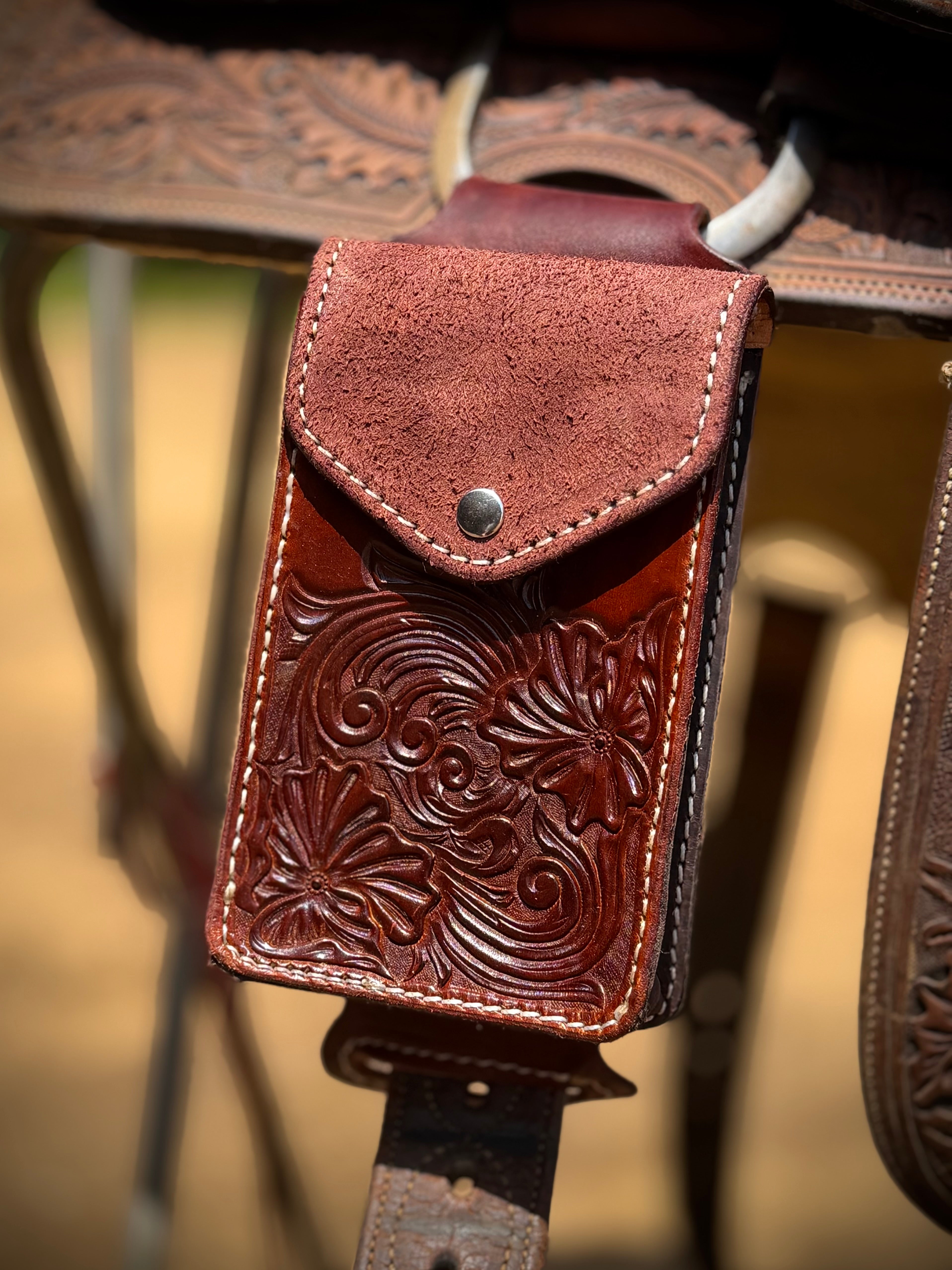 Floral & Mahogany Back Cinch Phone Holder